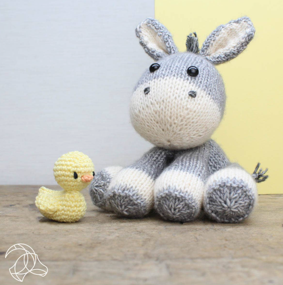 Lente Donkey - Knitting Kit by Hardicraft