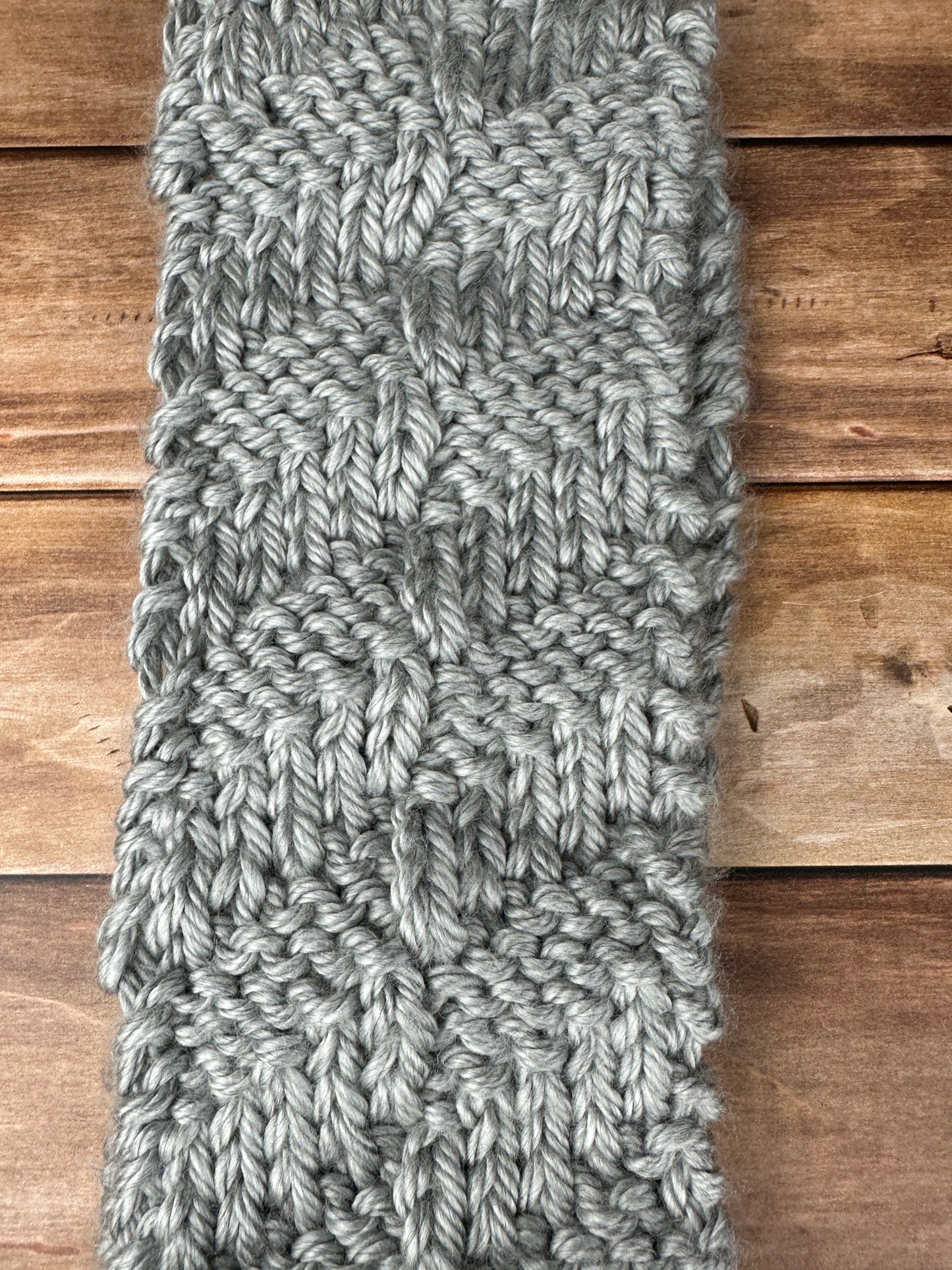 Cozy Knits Scarf Bundle - Perfect for Beginners: 3 Easy Patterns + Gift Tracker for Quick Projects!