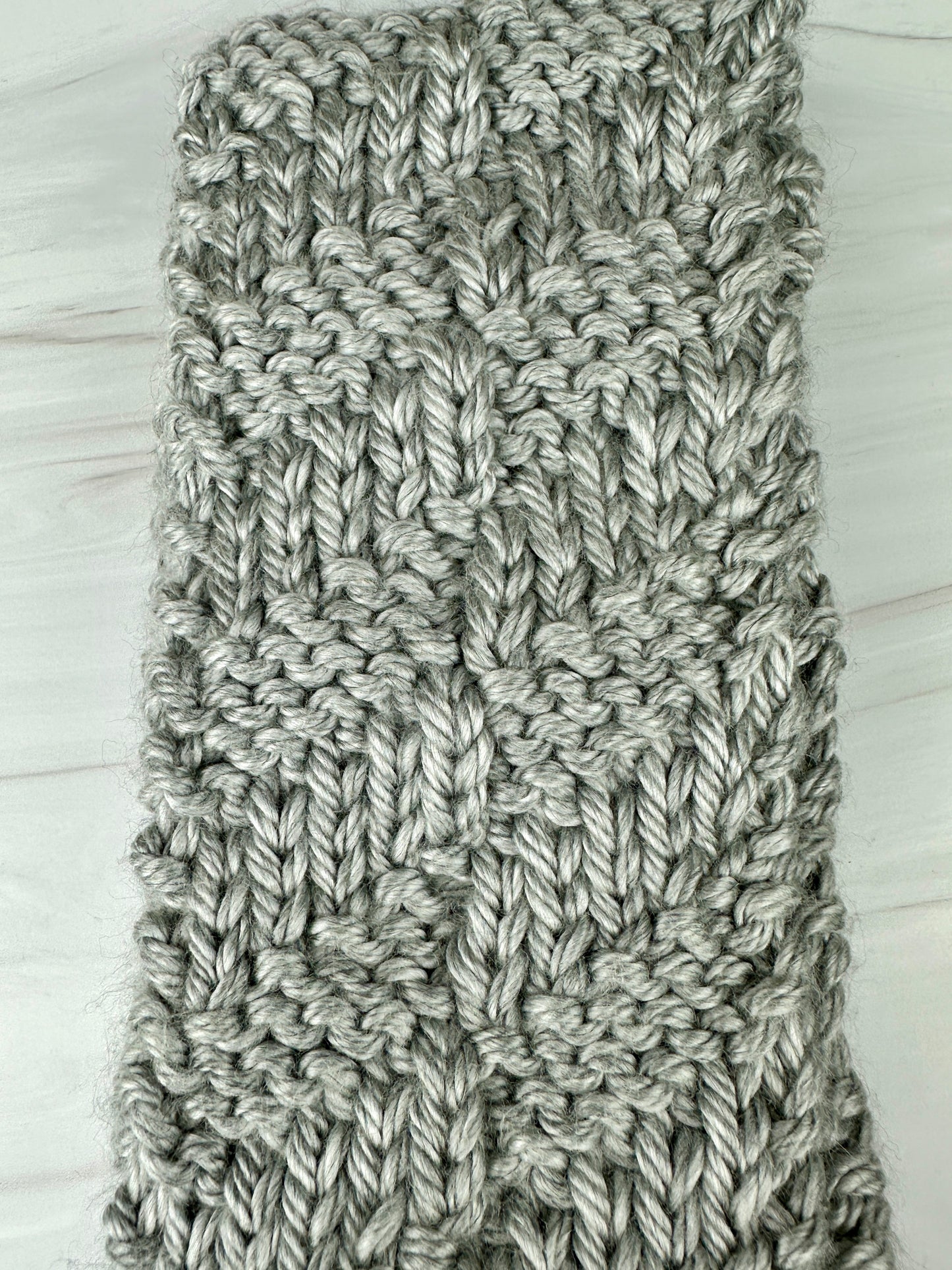 Cozy Knits Scarf Bundle - Perfect for Beginners: 3 Easy Patterns + Gift Tracker for Quick Projects!