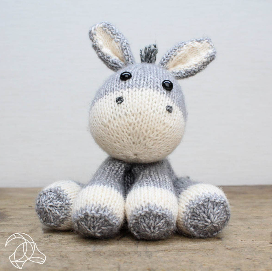 Lente Donkey - Knitting Kit by Hardicraft