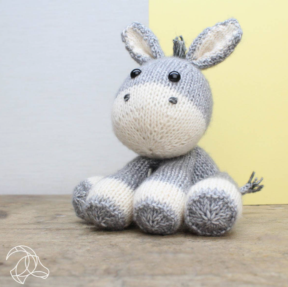 Lente Donkey - Knitting Kit by Hardicraft