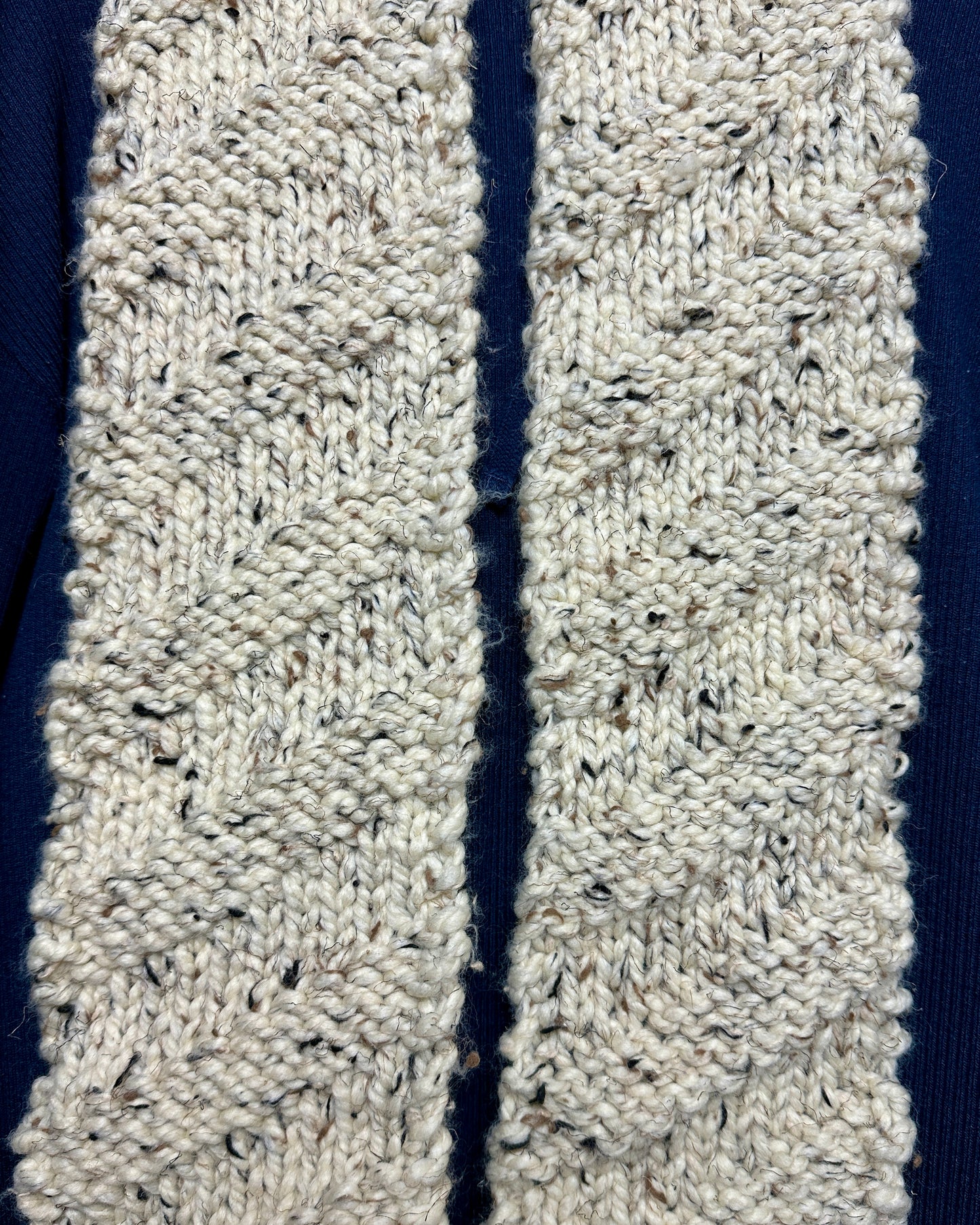 Cozy Knits Scarf Bundle - Perfect for Beginners: 3 Easy Patterns + Gift Tracker for Quick Projects!